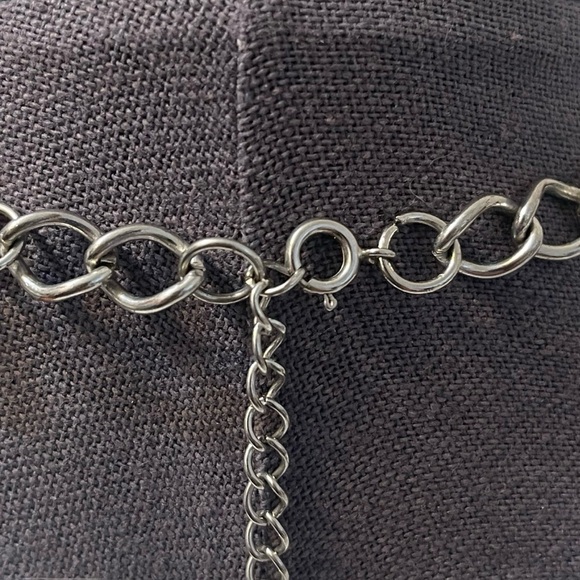 ❤️ Artisan Silver Tone Geometric Layered Necklace - Picture 4 of 5